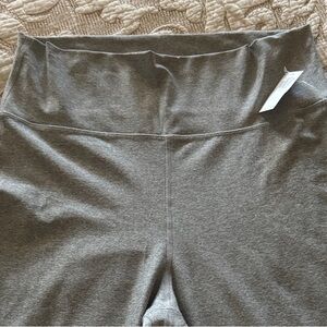 NWT, Old Navy, Gray Kick-flare 7/8 leggings, L